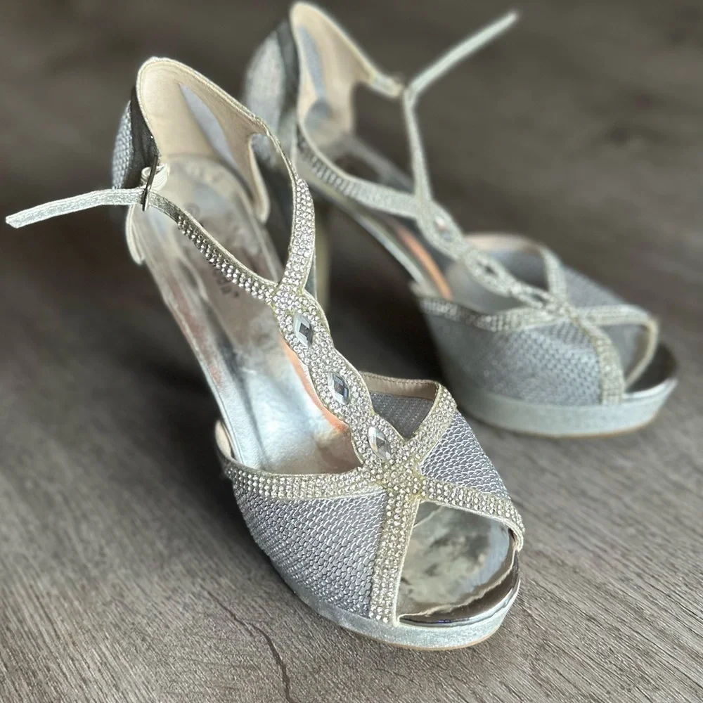 Top Moda silver platform sandal heels, women’s size 8